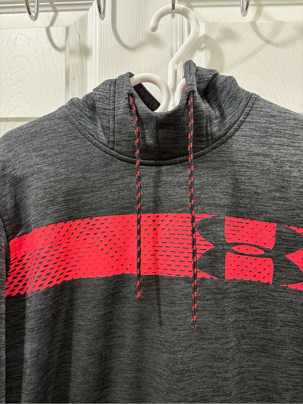 Under Armour Grey Hoodie with pink Accent Logo - Picture 2 of 5